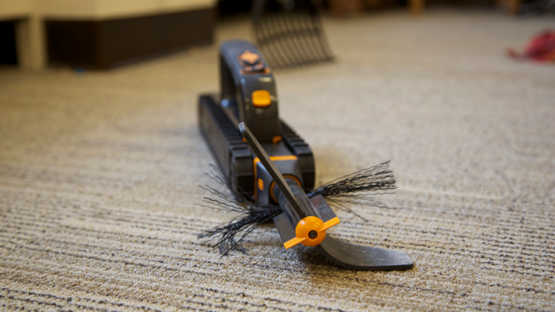 Illustration for article titled The Cheapest Roomba Just Got Way Better